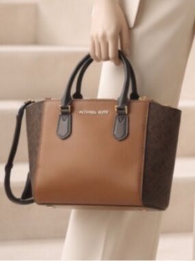NWT Authentic Carolyn Tote Bag Michael Kors.